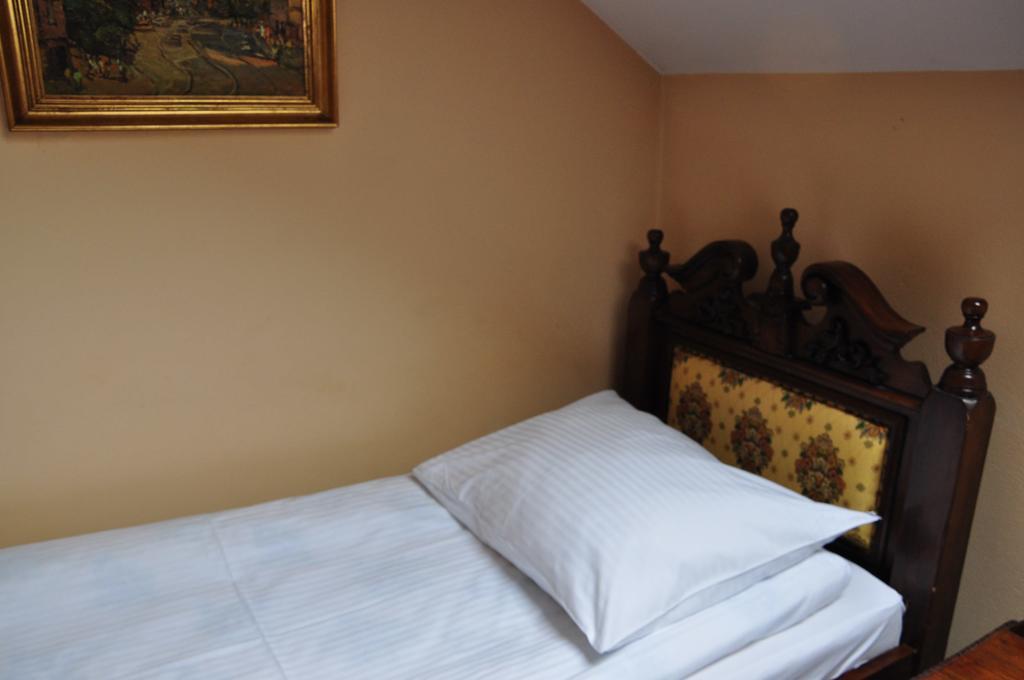 Ostoya Inn & Granary Jasionka Habitación foto