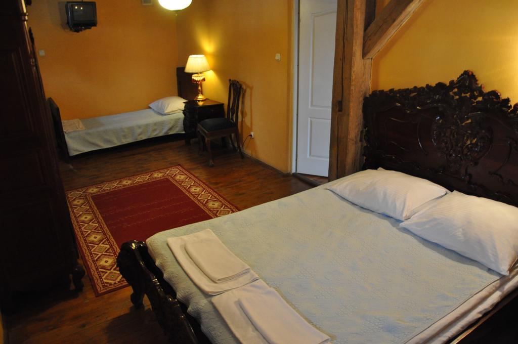 Ostoya Inn & Granary Jasionka Habitación foto