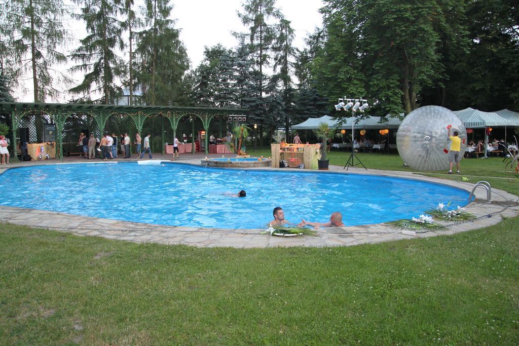 Ostoya Inn & Granary Jasionka Exterior foto